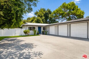 1832 Summit Ave in Pasadena, CA - Building Photo