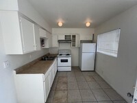 3370 Athens St, Unit 4 in Las Vegas, NV - Building Photo - Building Photo