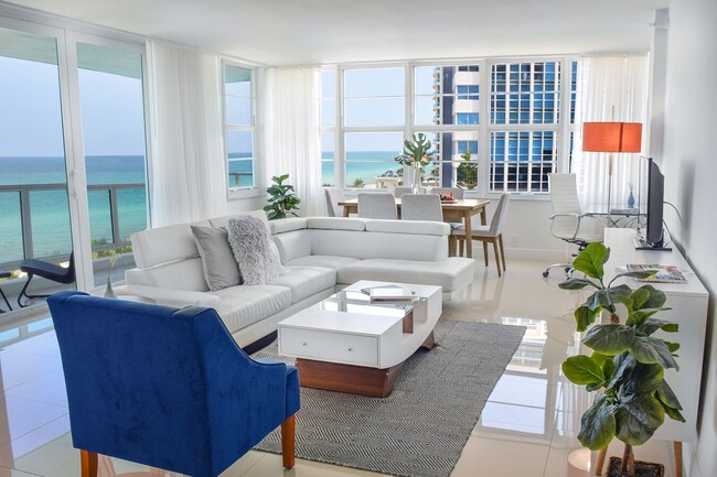 Seacoast Suites Apartments in Miami Beach, FL - Foto de edificio - Building Photo