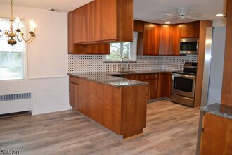 3 Meadow Dr in Warren, NJ - Building Photo - Building Photo