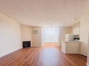 10256 McClemont Ave in Los Angeles, CA - Building Photo - Building Photo