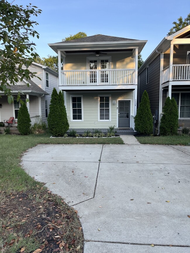 2434 Inga St in Nashville, TN - Building Photo - Building Photo