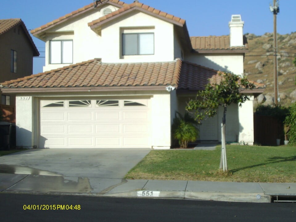 551 Chelsea Way in Corona, CA - Building Photo
