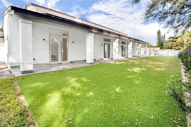 425 SW 129th Ave in Miami, FL - Building Photo - Building Photo