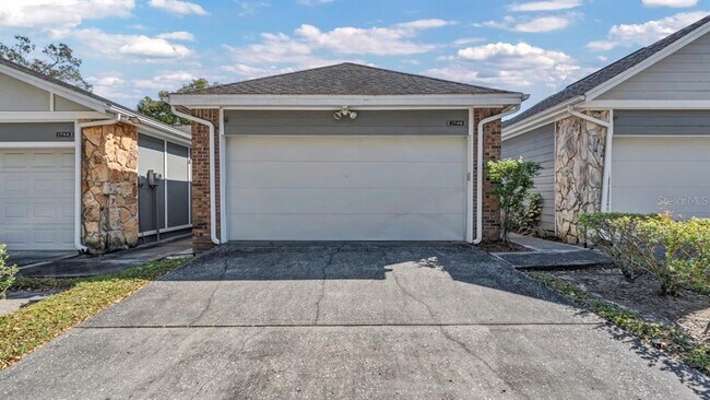 1746 Castle Rock Rd in Tampa, FL - Building Photo - Building Photo
