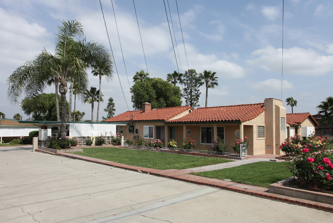 5069 La Sierra Ave in Riverside, CA - Building Photo