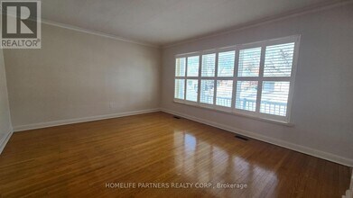 3 Ridge Point Crescent in Toronto, ON - Building Photo - Building Photo