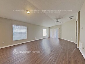 1119 Seminole Sky Dr in Ruskin, FL - Foto de edificio - Building Photo