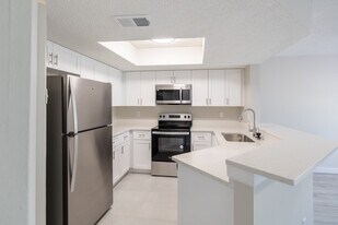 Briar Landings in Naples, FL - Building Photo