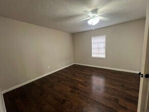 4060 Usan St in Beaumont, TX - Building Photo - Building Photo