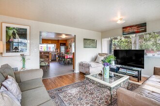 3600 Grand Ave in Oakland, CA - Foto de edificio - Building Photo