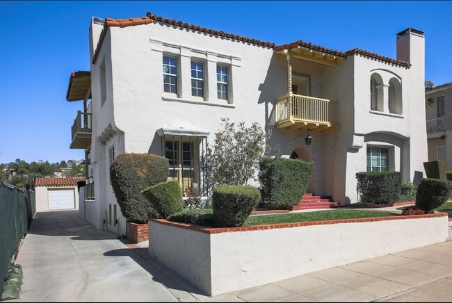 12109 Hoffman St in Studio City, CA - Building Photo - Building Photo