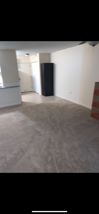 2059 Huntington Ave, Unit 402 in Alexandria, VA - Building Photo