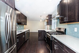 28 Albion St, Unit 1 in Medford, MA - Foto de edificio - Building Photo