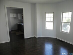 10 Hawkins Ave in Norwalk, CT - Building Photo - Building Photo