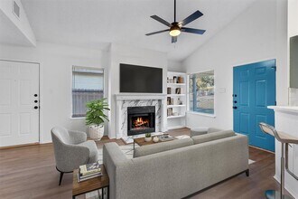3001 W Slaughter Ln in Austin, TX - Building Photo - Building Photo