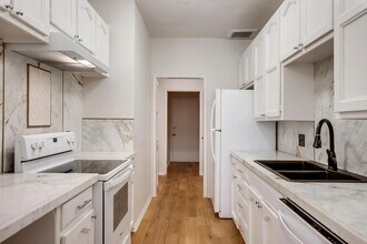 500 Norwood Pl, Unit 9 in Arlington, TX - Building Photo - Building Photo