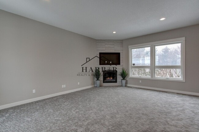 2049 Kerry Dr NE in Rochester, MN - Building Photo - Building Photo