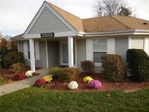 1142 Washington Green in New Windsor, NY - Building Photo - Building Photo