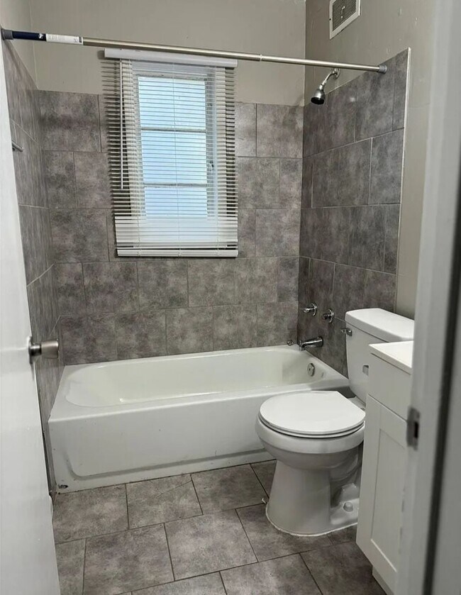 3514 Hallbrook St in Memphis, TN - Building Photo - Building Photo