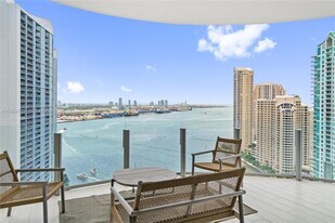 300 Biscayne Blvd Way in Miami, FL - Building Photo