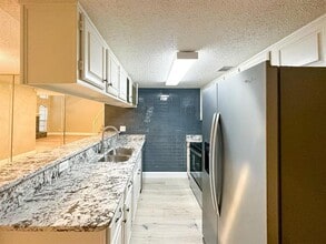 2800 Keller Springs Rd in Carrollton, TX - Building Photo - Building Photo