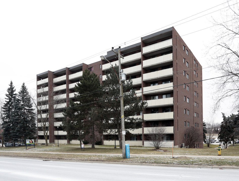 Avalon on the Parkway in Guelph, ON - Building Photo