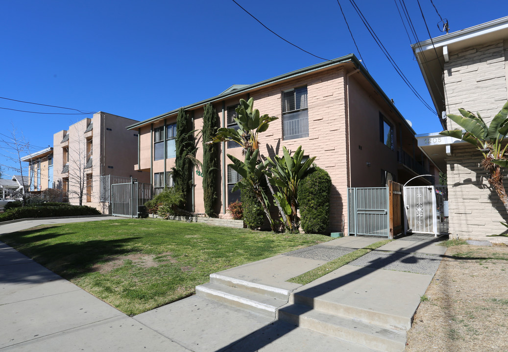 1203 Stanley Ave in Glendale, CA - Building Photo