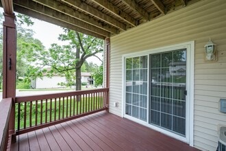 Autumn Ridge in Coralville, IA - Foto de edificio - Building Photo