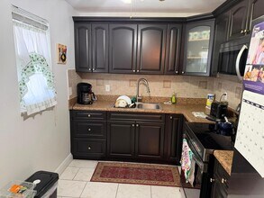 502 Davis Rd, Unit 6 in Palm Springs, FL - Building Photo - Building Photo