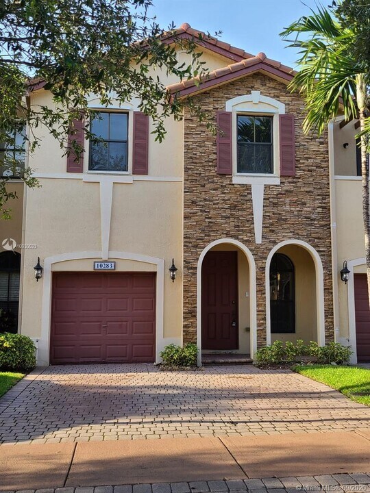 10283 NW 30th Terrace-Unit -10283 in Doral, FL - Building Photo