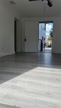 2238 NW 5th St in Miami, FL - Foto de edificio - Building Photo