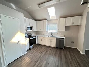 714 W Colony Dr in Arlington, TX - Building Photo - Building Photo