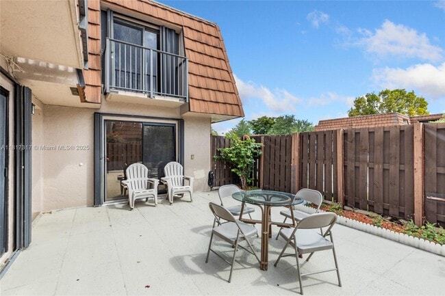 4161 Forest Hill Dr in Hollywood, FL - Building Photo - Building Photo