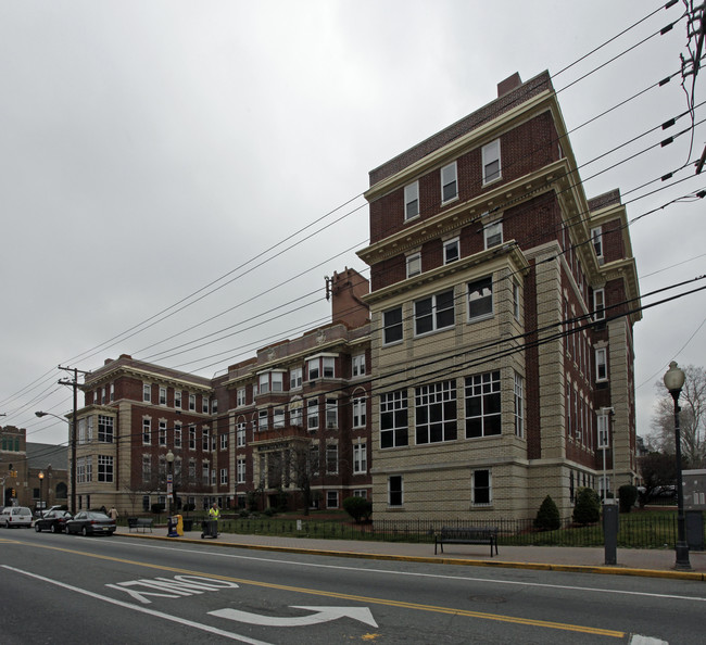 Park View East in Weehawken, NJ - Building Photo - Building Photo