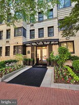 1010 25th St NW in Washington, DC - Building Photo