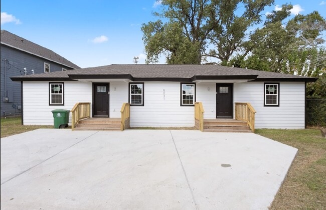 5031 Mallow St in Houston, TX - Building Photo - Building Photo