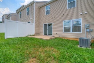 430 Twisted Oak Dr NW in Christiansburg, VA - Building Photo - Building Photo