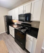 Village Square of Hot Springs in Hot Springs, AR - Building Photo - Building Photo