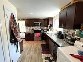 40 Keenan St in Watertown, MA - Building Photo