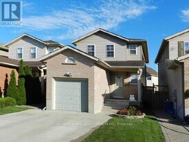 407 Rittenhouse Rd in Kitchener, ON - Building Photo