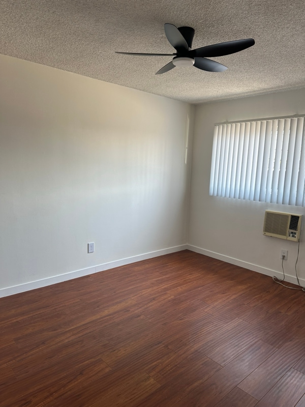 8126 Owensmouth Ave in Los Angeles, CA - Building Photo - Building Photo
