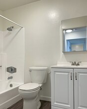 1012 E Acacia Ave in Glendale, CA - Building Photo - Building Photo