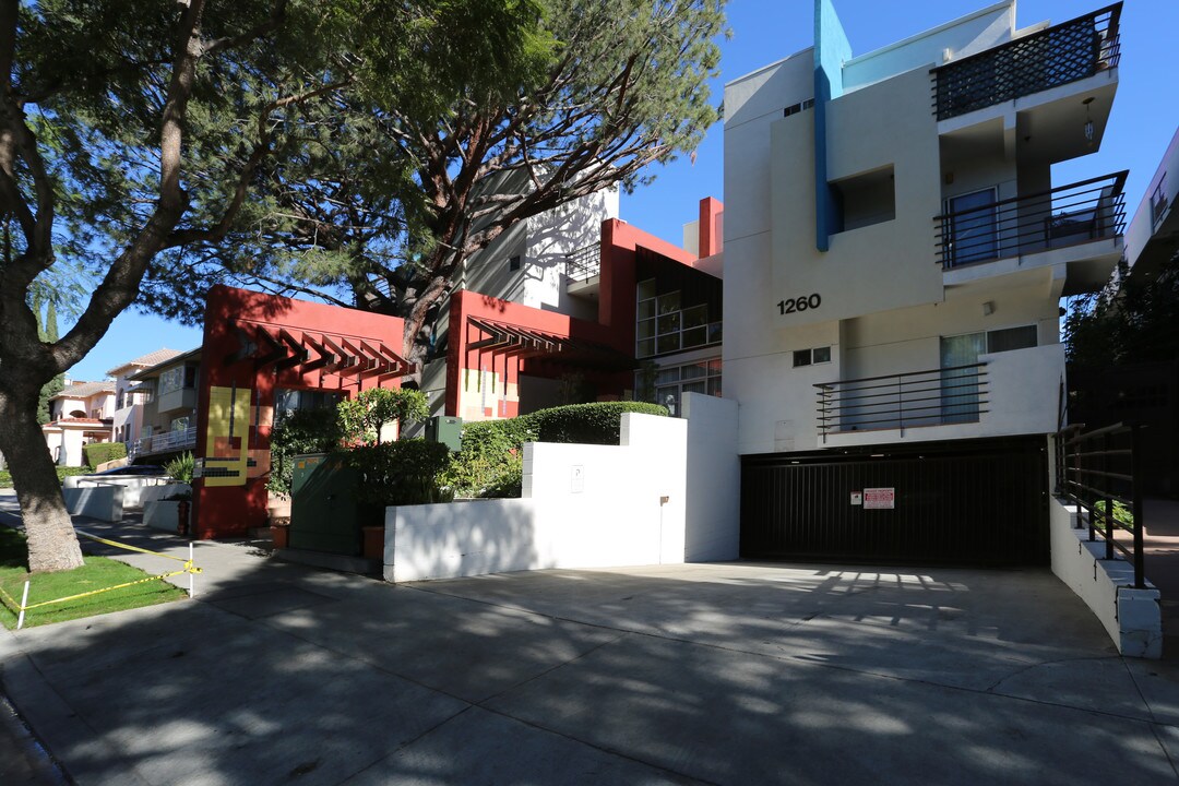 Harper Community Apartments in West Hollywood, CA - Foto de edificio