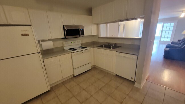 929 Morreene Rd in Durham, NC - Building Photo - Building Photo