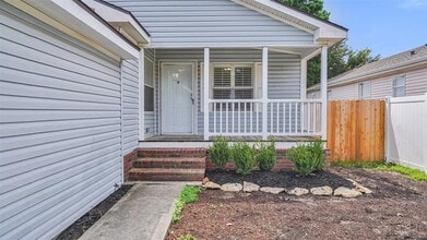 10107 Berrybriar Ln in Tomball, TX - Building Photo - Building Photo