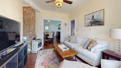 573 Bennington St, Unit 2 in Boston, MA - Foto de edificio - Building Photo