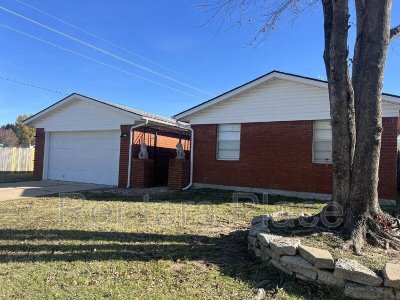 3103 S 124th E Ave in Tulsa, OK - Foto de edificio