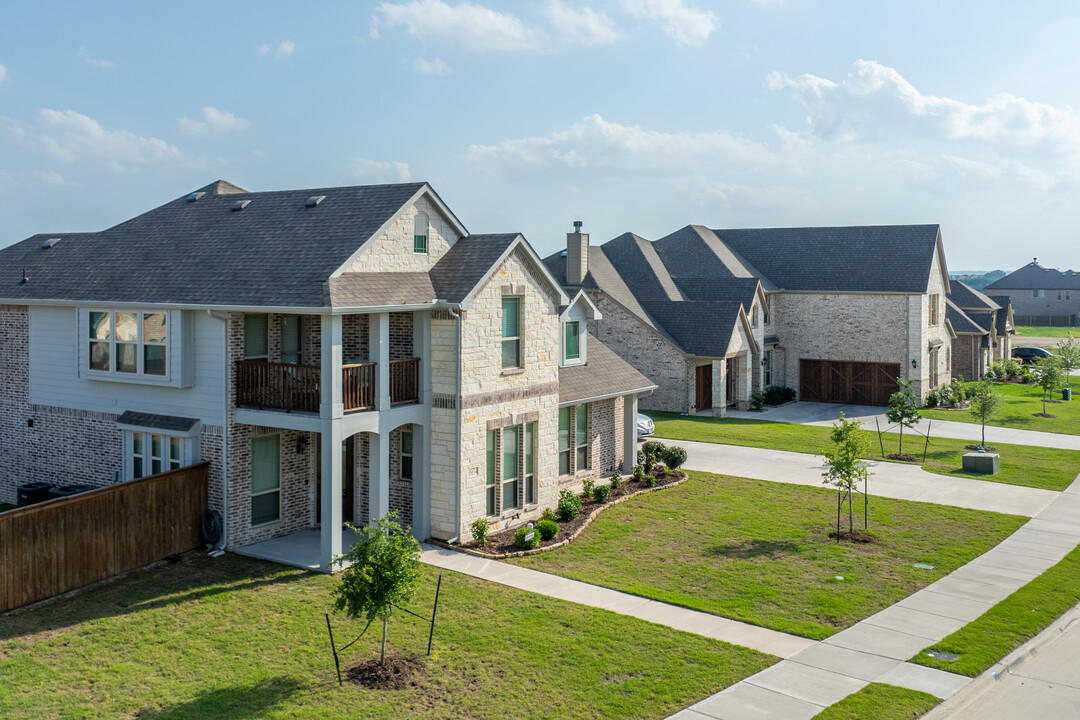 Hayes Crossing in Midlothian, TX - Building Photo