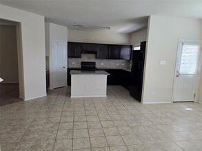 260 Circle Wy in Jarrell, TX - Building Photo - Building Photo